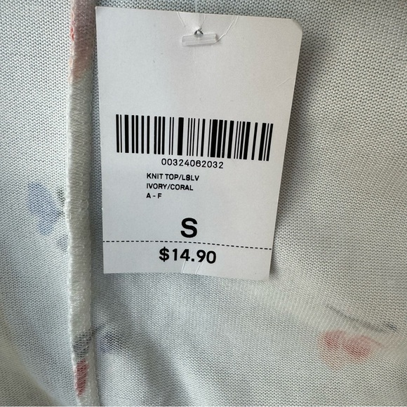 ✨3/$20✨ Forever 21 White Floral Long Sleeve Knit Top with Front Tie.  NWT. Small - Picture 5 of 9